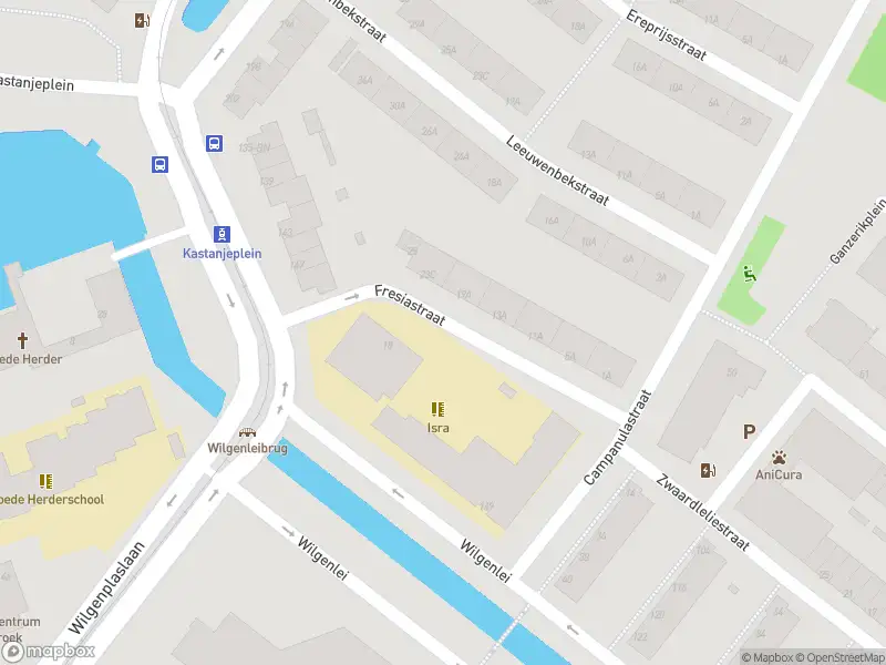 Ambulance met grote spoed naar de Fresiastraat in Rotterdam