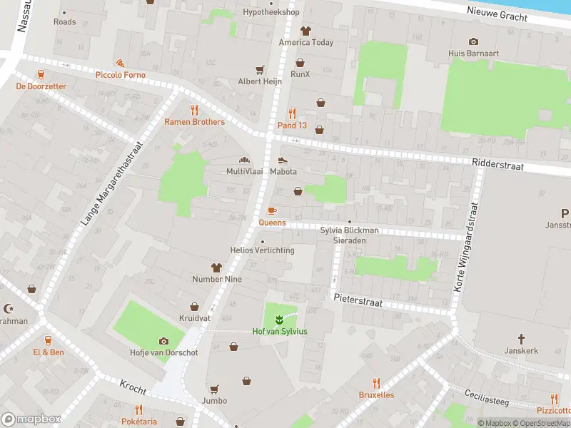 Ambulance met gepaste spoed naar de Korte Wijngaardstraat in Haarlem