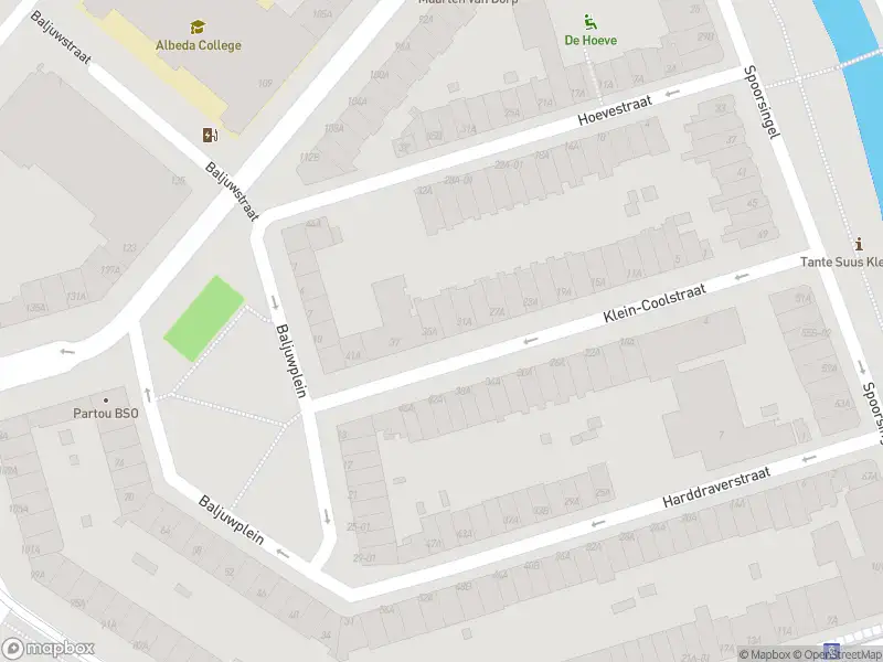 Ambulance met grote spoed naar de Klein-Coolstraat in Rotterdam