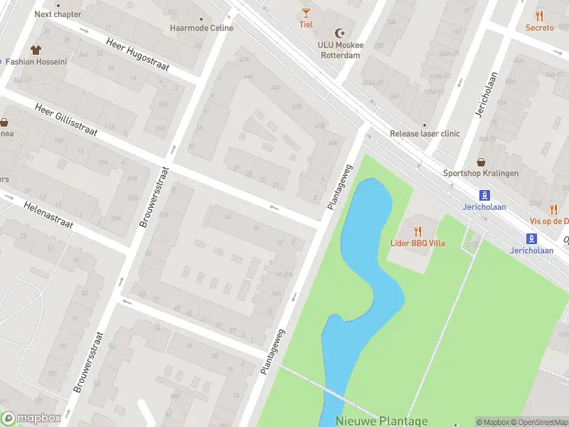 Ambulance met grote spoed naar de Naaldwijkstraat in Rotterdam