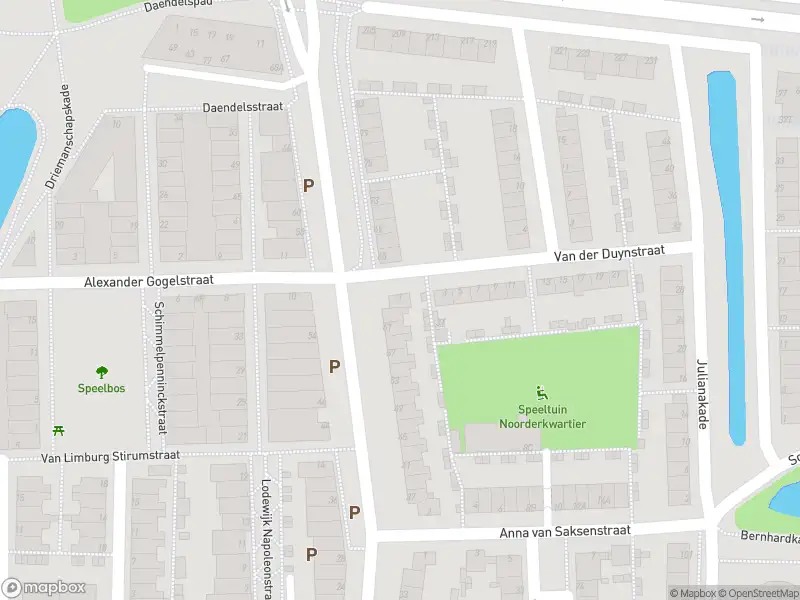 Ambulance met grote spoed naar de Van der Duynstraat in Leiden