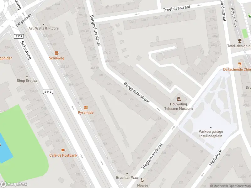 Ambulance met grote spoed naar de Bergpolderstraat in Rotterdam