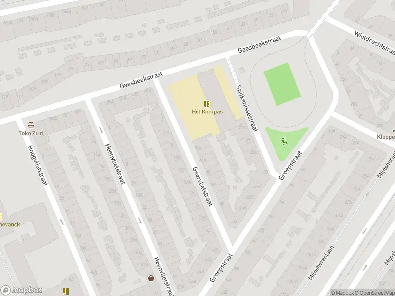 Ambulance met gepaste spoed naar de Geervlietstraat in Rotterdam