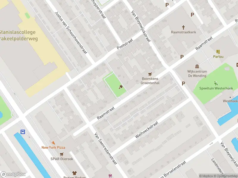 Ambulance met grote spoed naar de Auroraplein in Delft