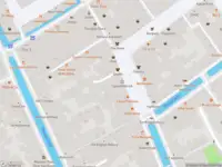 Ambulance met grote spoed naar de Kromstraat in Delft