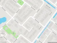 Ambulance met grote spoed naar de Biezenweide in Puttershoek