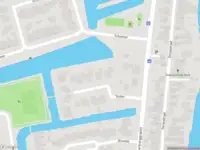 Ambulance met grote spoed naar de Voorburggracht in Broek op Langedijk