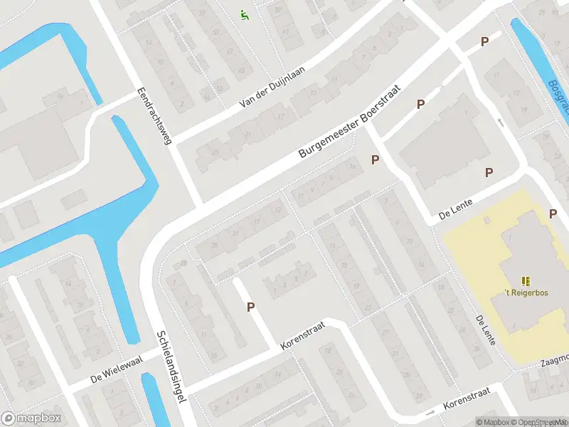 Ambulance met grote spoed naar de Burgemeester Nederveenlaan in Zevenhuizen