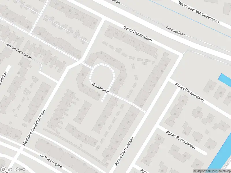 Ambulance met grote spoed naar de Boutershof in Hendrik-Ido-Ambacht