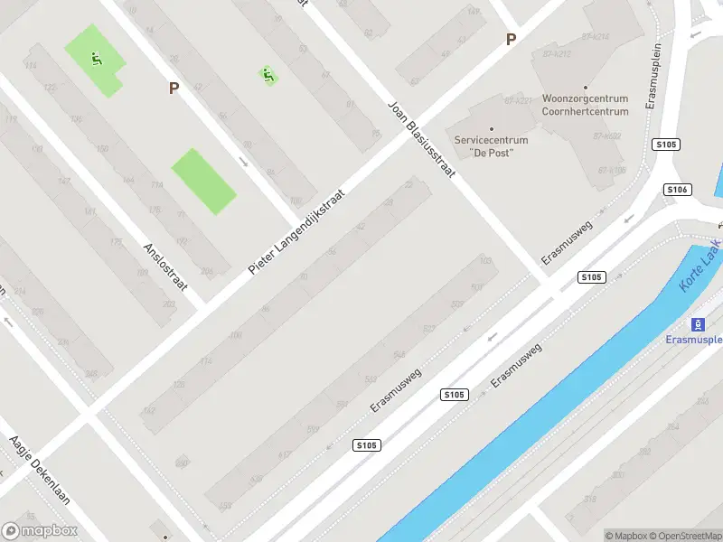 Ambulance met grote spoed naar de Erasmusplein in 's-Gravenhage