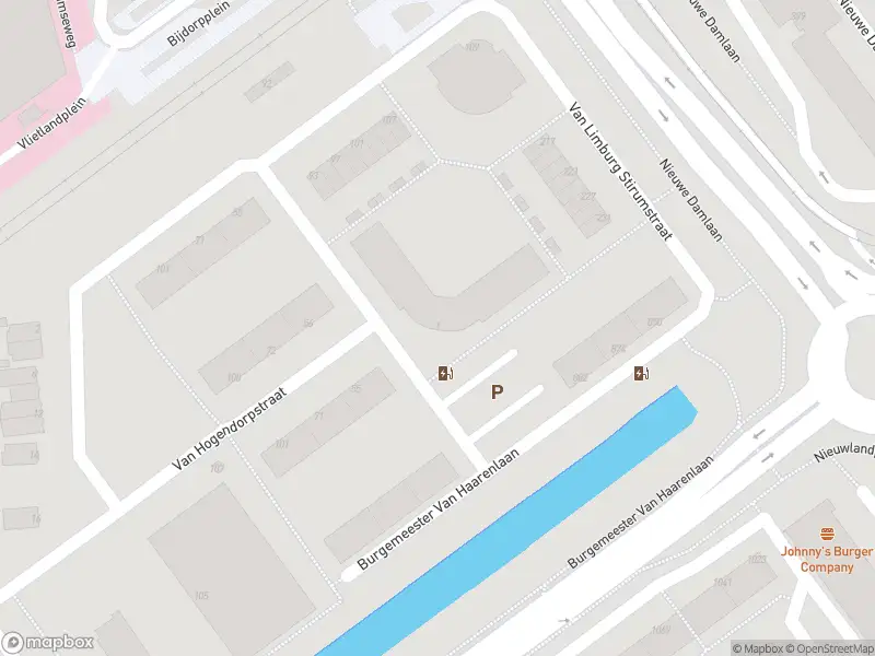 Ambulance met grote spoed naar de Van Limburg Stirumstraat in Schiedam