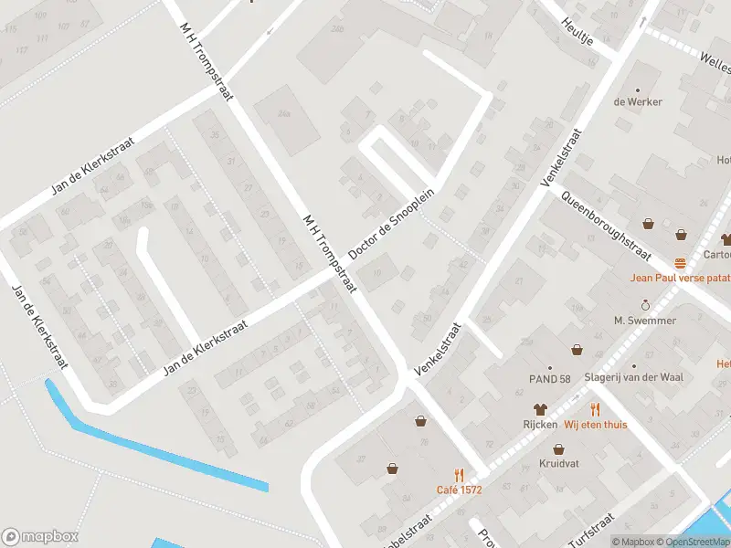 Ambulance met gepaste spoed naar de M H Trompstraat in Brielle