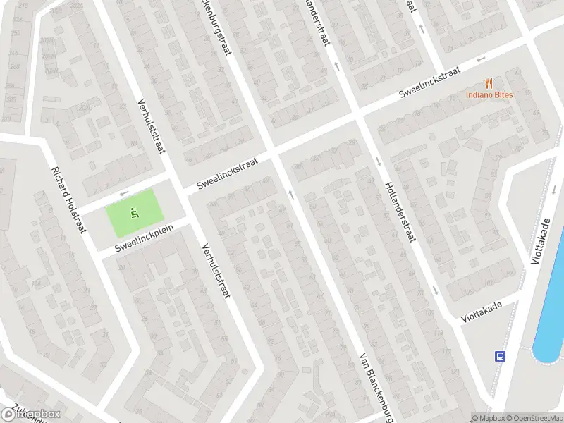 Ambulance met gepaste spoed naar de Van Blanckenburgstraat in Dordrecht