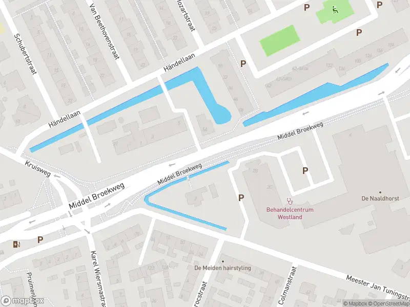 Ambulance met gepaste spoed naar de Middel Broekweg in Naaldwijk vanwege middelgrote brand