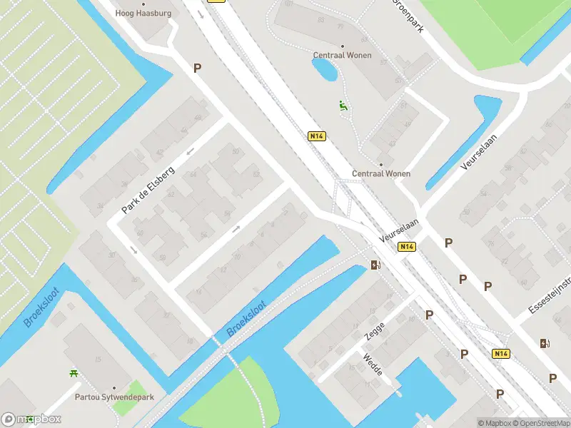 Ambulance met grote spoed naar de Park de Elsberg in Voorburg