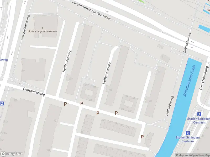 Ambulance met grote spoed naar de Delflandseweg in Schiedam