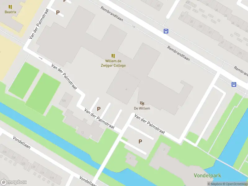 Ambulance met gepaste spoed naar de Van der Palmstraat in Papendrecht