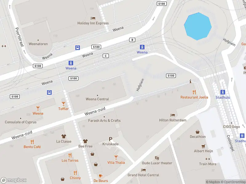 Ambulance met grote spoed naar de Weena in Rotterdam