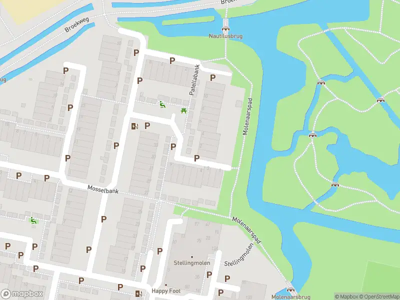 Ambulance met gepaste spoed naar de Patellabank in Leiden