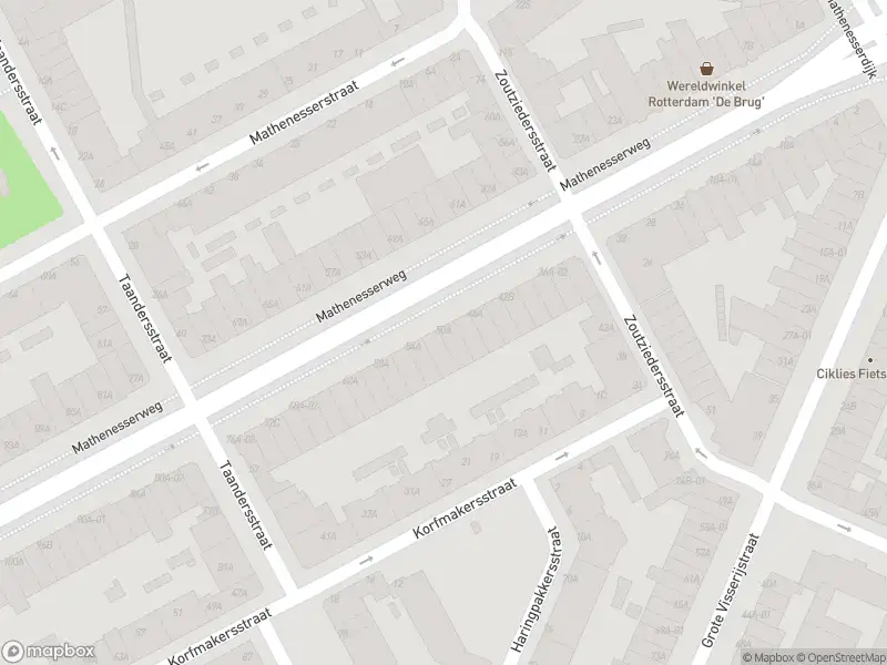 Ambulance met grote spoed naar de Mathenesserweg in Rotterdam