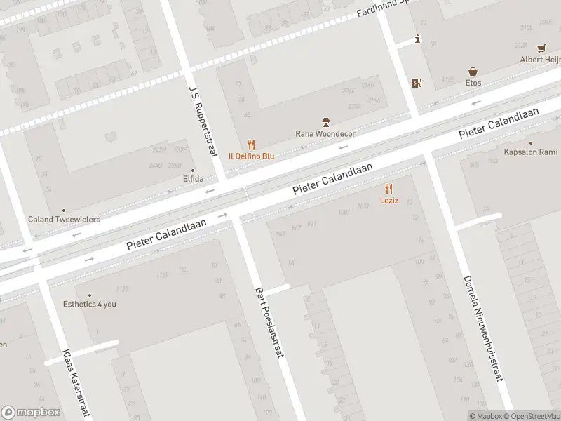 Ambulance met gepaste spoed naar de Koos Vorrinkweg in Amsterdam