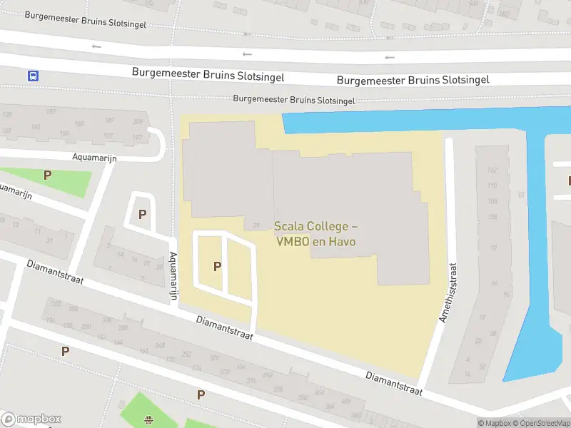 Brandweer met gepaste spoed naar de Diamantstraat in Alphen aan den Rijn vanwege een liftopsluiting