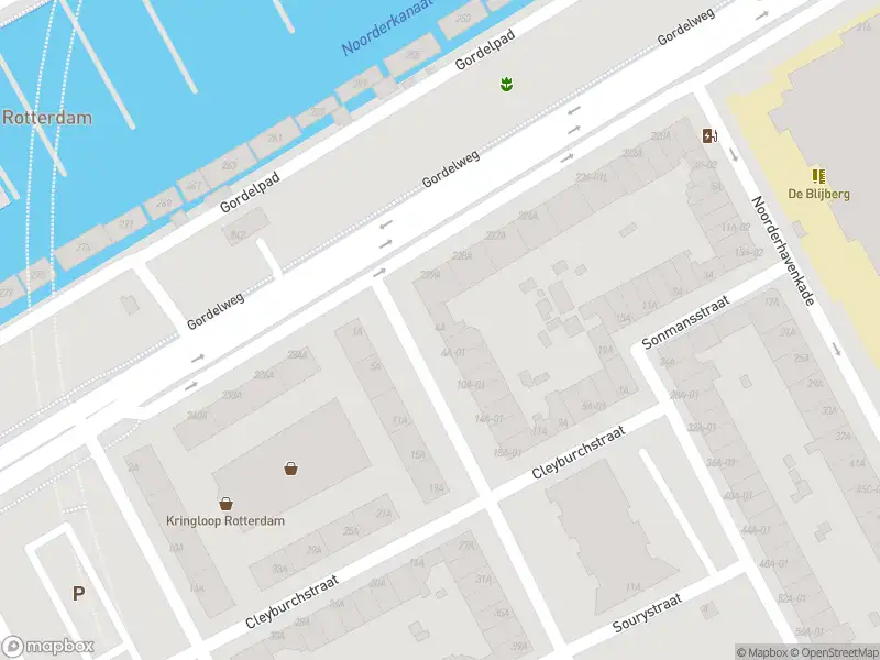 Ambulance met grote spoed naar de Nobelstraat in Rotterdam