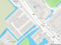 Ambulance met grote spoed naar de Park de Elsberg in Voorburg