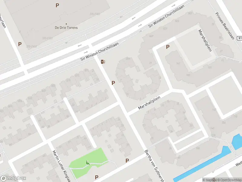 Ambulance met grote spoed naar de Bertha von Suttnerstraat in Rijswijk