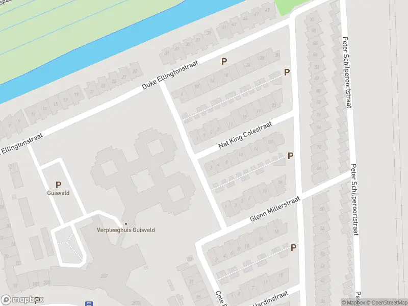 Ambulance met grote spoed naar de Nat King Colestraat in Zaandijk