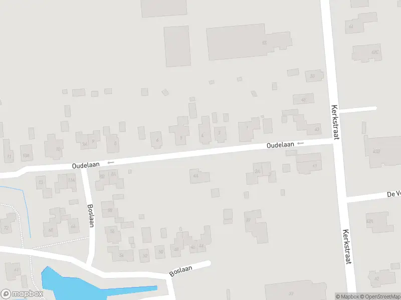 Ambulance en brandweer met gepaste spoed naar de Oudelaan in Zuidbroek