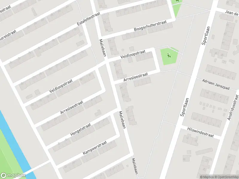 Ambulance met gepaste spoed naar de Arresleestraat in Rotterdam