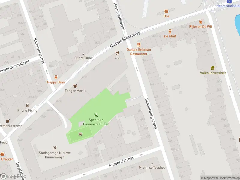 Ambulance met gepaste spoed naar de Schonebergerweg in Rotterdam