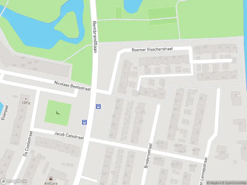 Ambulance met gepaste spoed naar de Roemer Visscherstraat in Alblasserdam