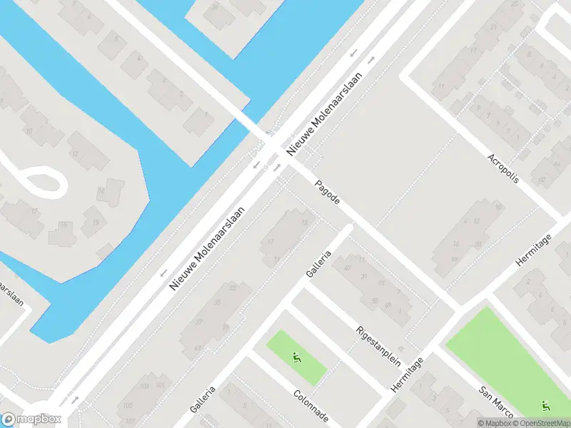 Ambulance met gepaste spoed naar de Galleria in Hoofddorp