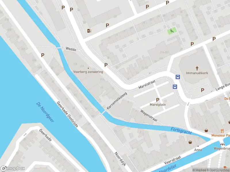 Ambulance met gepaste spoed naar de Wagenstraat in Maassluis