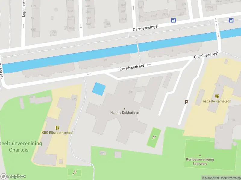 Ambulance met gepaste spoed naar de Carnissedreef in Rotterdam