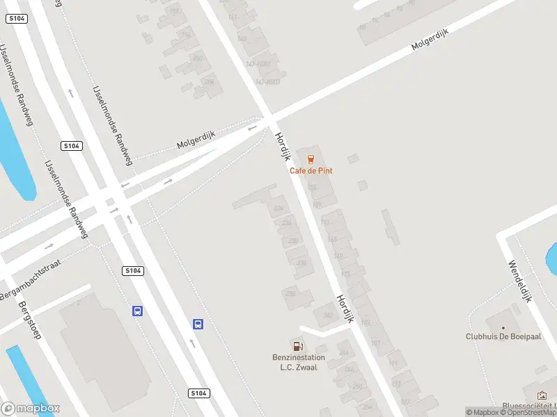 Ambulance met grote spoed naar de Hordijk in Rotterdam