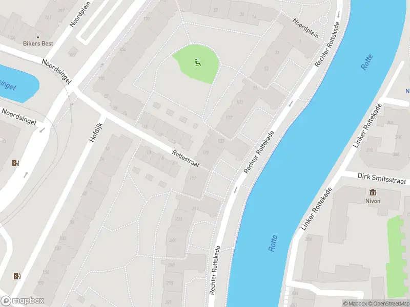 Ambulance met gepaste spoed naar de Rechter Rottekade in Rotterdam