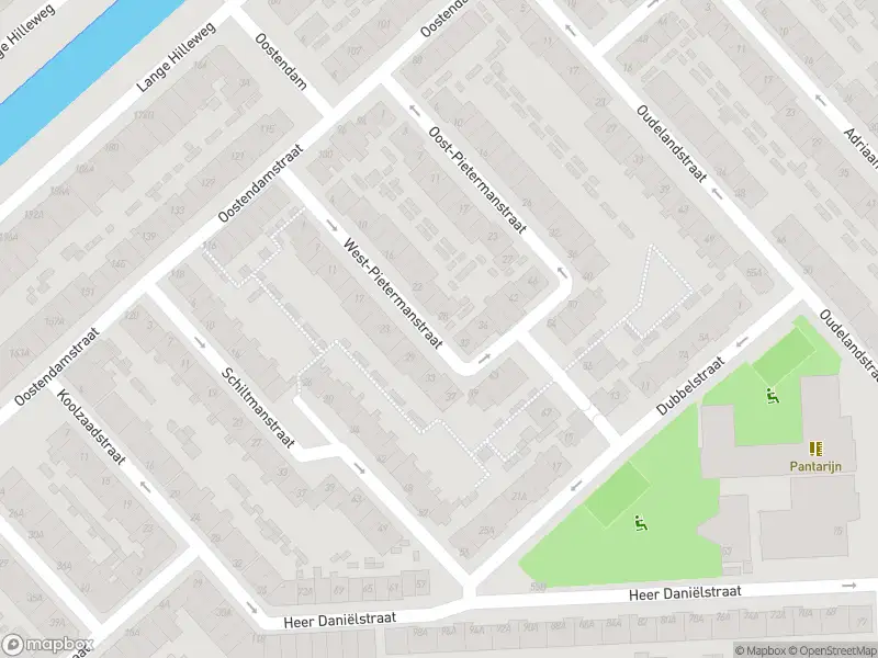 Ambulance met grote spoed naar de West-Pietermanstraat in Rotterdam