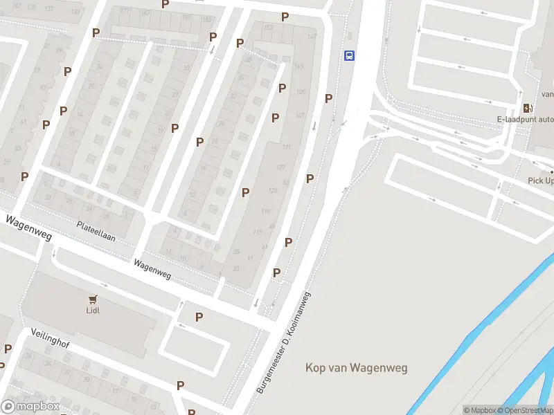 Ambulance met grote spoed naar de Lambertus Huisengastraat in Purmerend