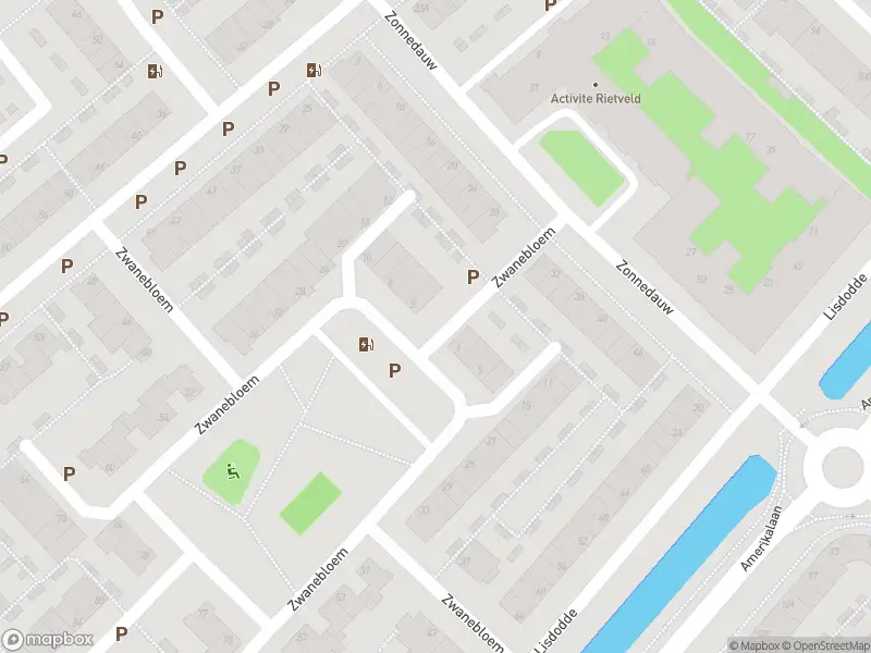 Ambulance met grote spoed naar de Zwanebloem in Alphen aan den Rijn