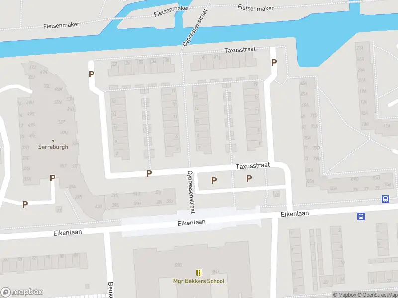 Ambulance met grote spoed naar de Cypressenstraat in Spijkenisse