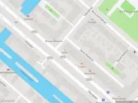 Ambulance met grote spoed naar de IJburglaan in Amsterdam