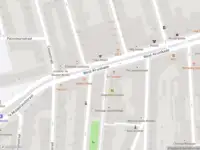 Ambulance met grote spoed naar de West-Kruiskade in Rotterdam