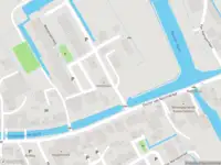 Ambulance met grote spoed naar de Westeinderweg in Leidschendam