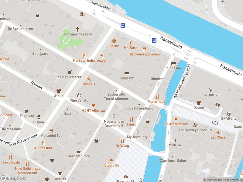 Ambulance met gepaste spoed naar de Koningsstraat in Alkmaar