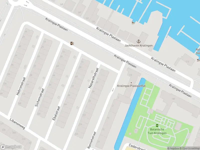 Ambulance met grote spoed naar de Nazarethstraat in Rotterdam