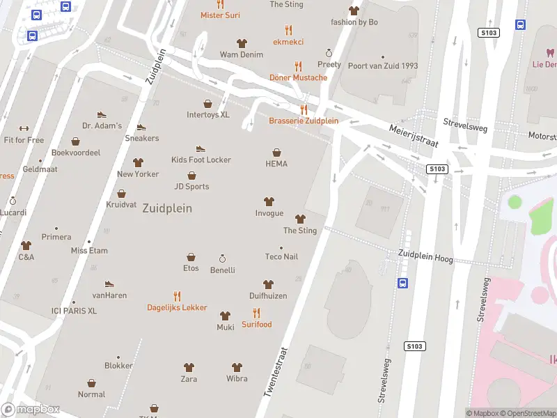 Ambulance met gepaste spoed naar de Zuidplein Hoog in Rotterdam