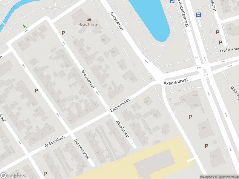 Traumahelikopter met grote spoed naar de Esdoornlaan in Terneuzen